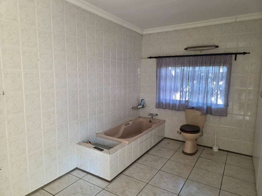 5 Bedroom Property for Sale in Sasolburg Ext 4 Free State